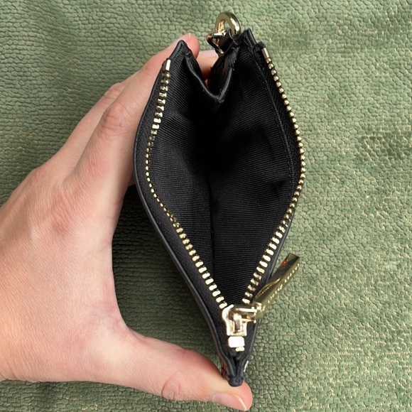 Alice and Olivia floral card purse with gold keychain - Picture 3 of 3